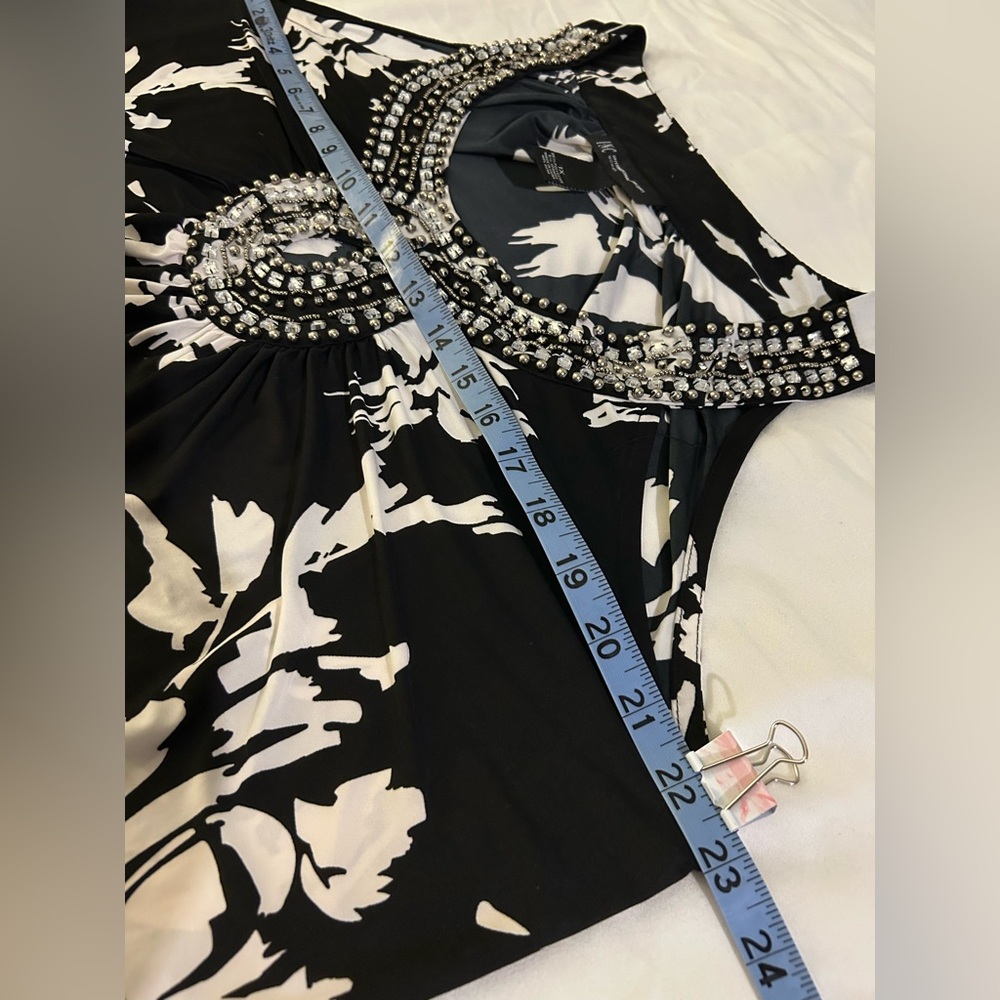 INC International Concepts Black & White large floral rose Embellished Blouse 1X - Picture 10 of 14